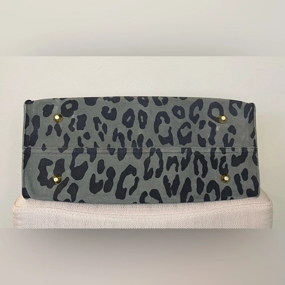 Clare V. Tote - Picture 3 of 11